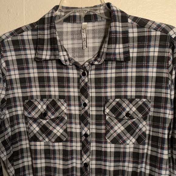 R&BM Women's Black and White Plaid Shirt Size2x Pre-owned - Picture 4 of 6